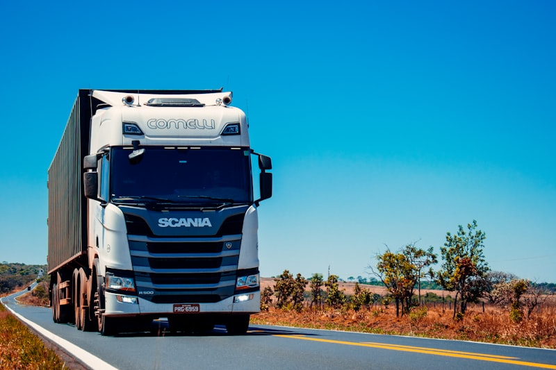 Camionnette avec chauffeur en Île-de-France : transport et déménagement express